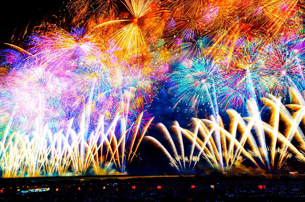 8月です 日本の夏は 花火