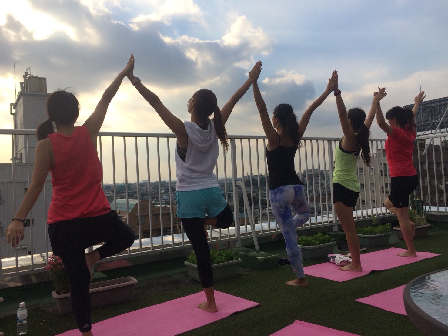 富士山の見える屋上でYOGA！