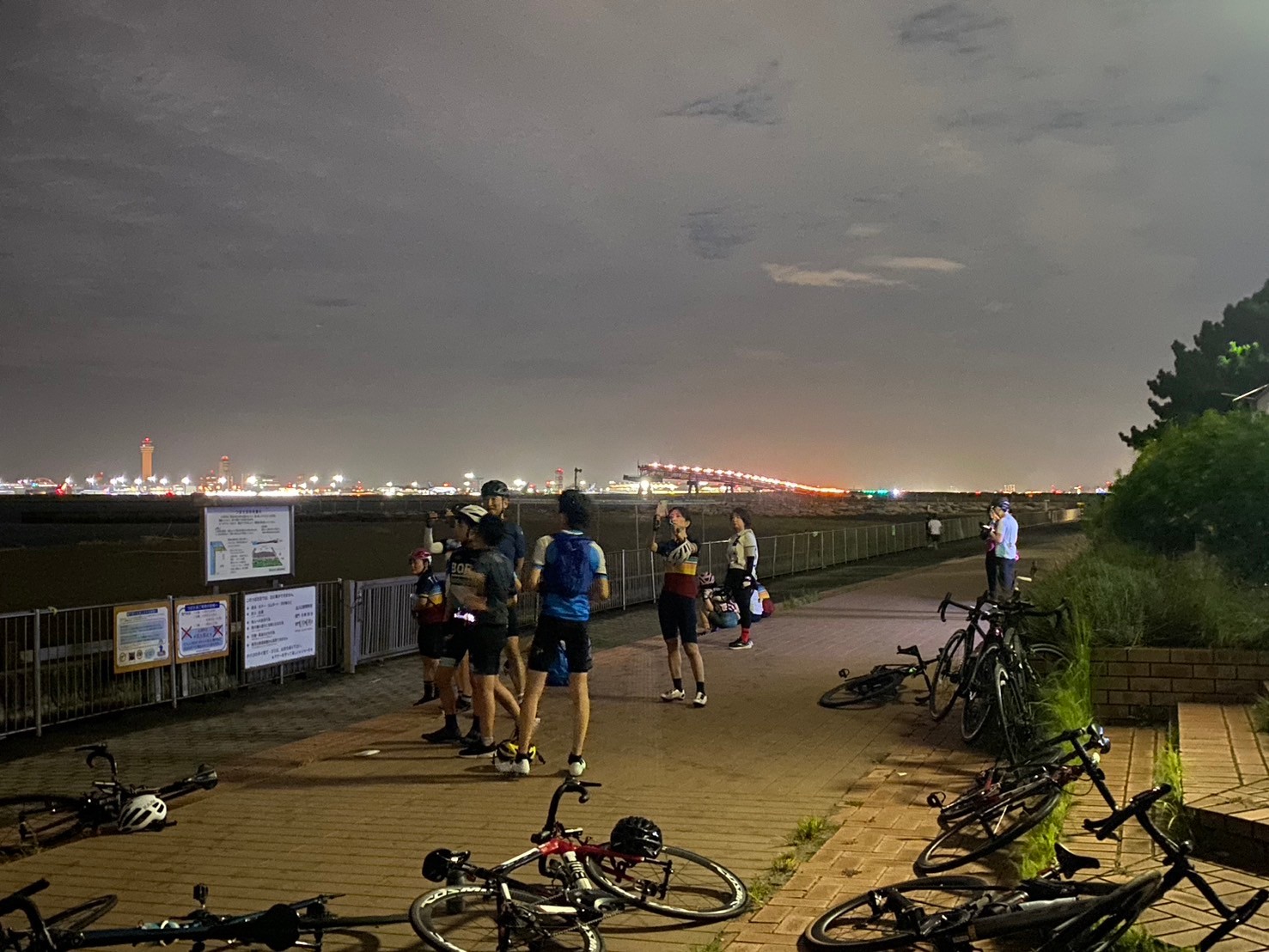 今年のナイトライドは羽田空港の夜景を見に行こう！